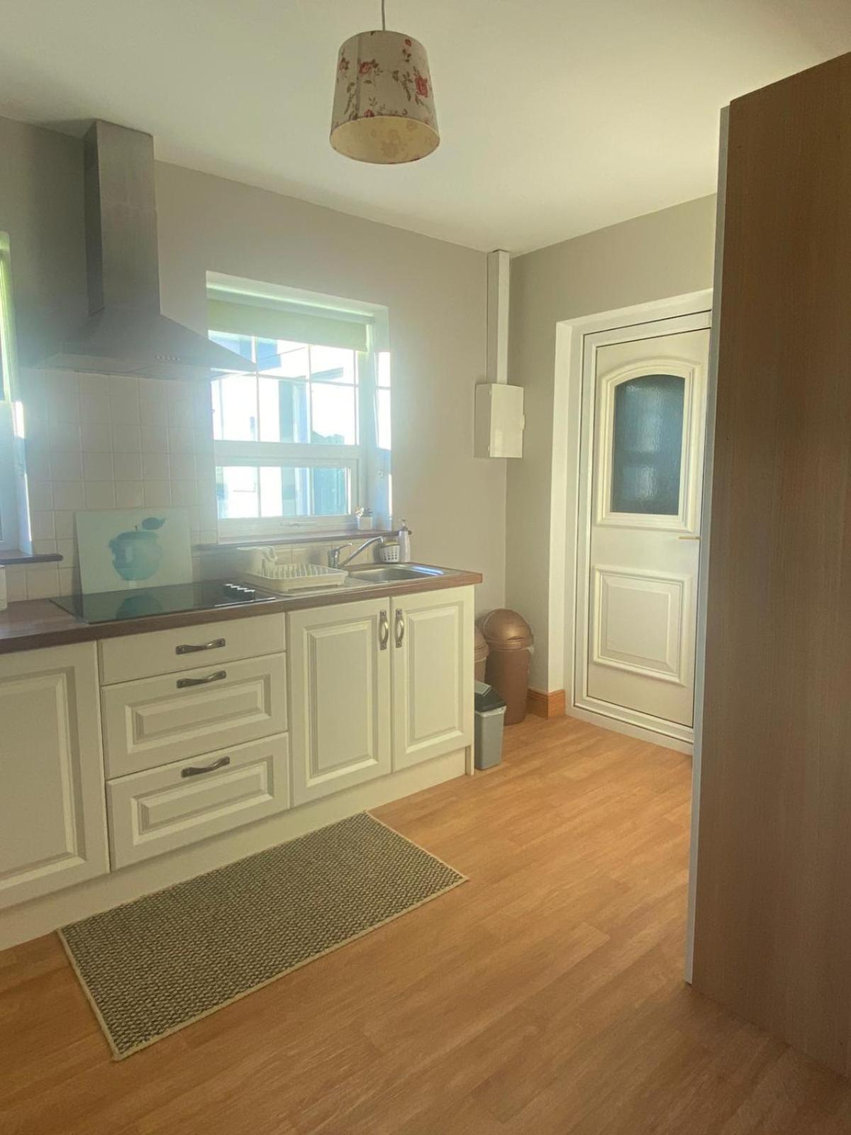 Kilmore Beach Apartment Тралий Екстериор снимка